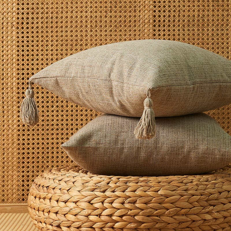 Linen Tassel Pillow 4